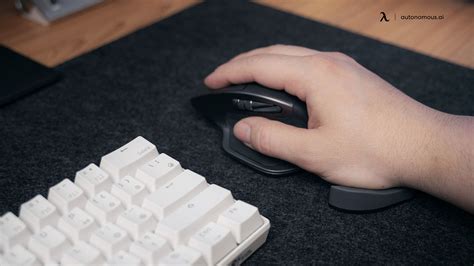 The magic mouse grasp and its benefits for graphic designers